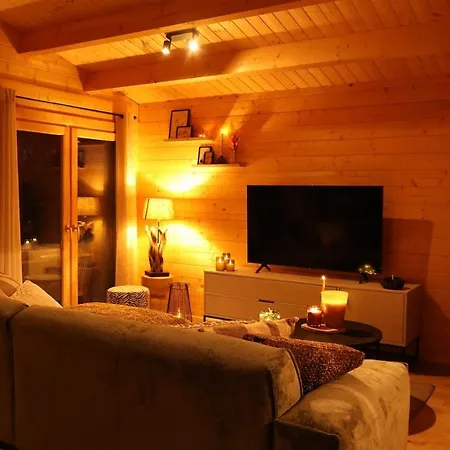Vakantiehuis Luxe Houten Boshuis Retreat Met Prive Werkruimte *